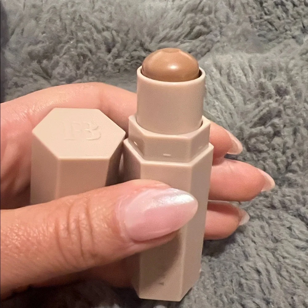 FENTY BEAUTY Match Stix Matte Contour Skinstick